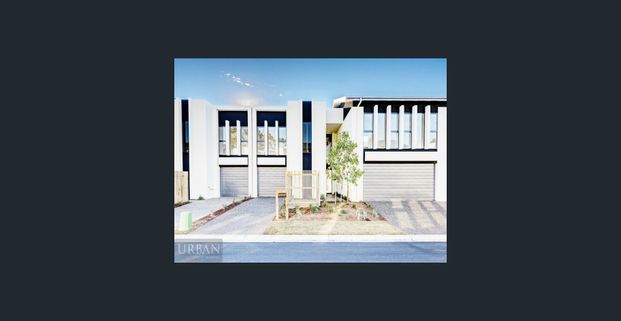 Modern 3 Bedroom Townhouse In Sought After Location - Photo 1