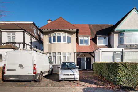 Millway, Mill Hill, London - Photo 2