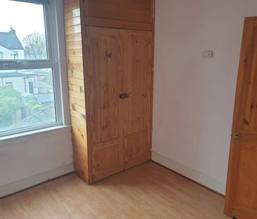 Room in a Shared House, Lichfield Road, E6 - Photo 3