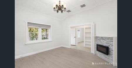 Renovated and Luxurious living in Brighton East - 5 bedrooms - 4 bathrooms - Photo 2