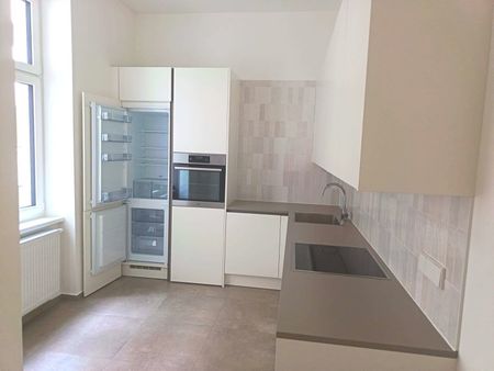 TABORSTRASSE | ALTBAUWOHNUNG MIT 4 ZIMMER, SEPARATER WOHNKÜCHE UND BALKON | UNBEFRISTETE VERMIETUNG - Photo 2