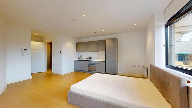 Studio to rent - Photo 1