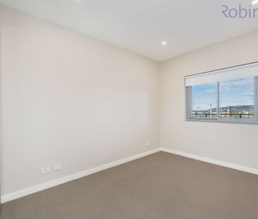 Unique and spacious apartment, in a central city location. Includes... - Photo 1