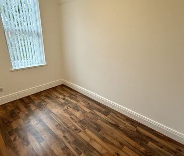 4 bedroom flat to rent - Photo 5