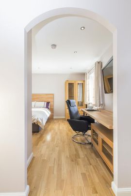 1 bedroom in a house share to rent - Photo 1