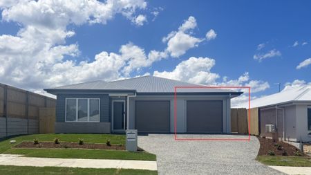 2/15 Kashmir Circuit, Greenbank QLD 4124 - House For Rent | Domain - Photo 3