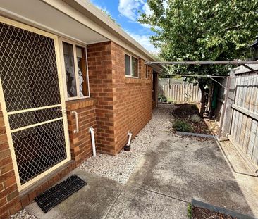 Secure, Comfortable 2-Bedroom Home with Garage - Photo 6