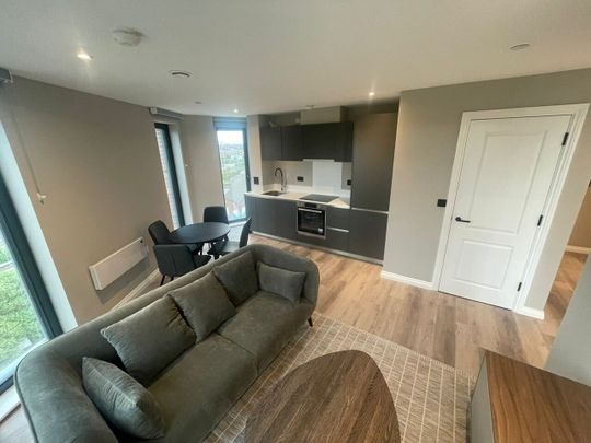 Whitehall Road, Leeds - Photo 1