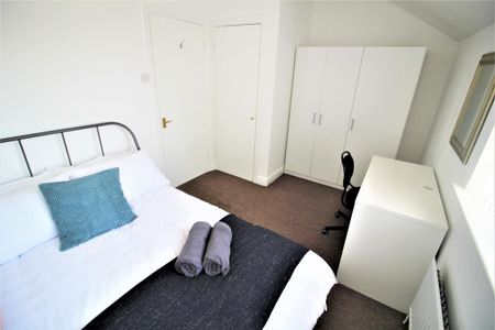 2 bedroom semi-detached house to rent - Photo 5