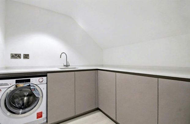 A 2 Bedroom Flat in Christchurch Road GL50 2NY - Photo 1