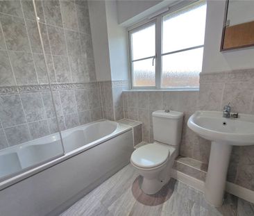 2 bedroom property to rent Martinique Way, Sovereign Harbour South,... - Photo 5