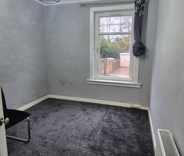 4 bedroom terraced house to rent - Photo 4