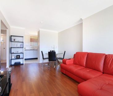 Immaculate 2 bedroom villa - Photo 2