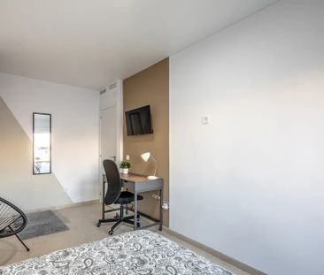 Carrer de Sueca, Valencia, Valencian Community 46006 - Photo 2