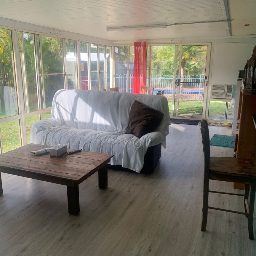 Eli Waters - Photo 1