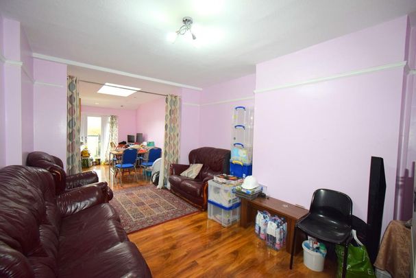 4 bedroom semi-detached house to rent - Photo 1