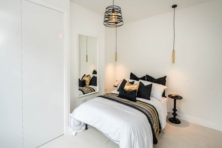 2 Bed Flat, St. Margarets Road, SE4 - Photo 2