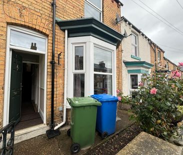 2 bedroom terraced house to rent - Photo 2