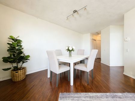 For Lease - 11 Thorncliffe Park Drive Unit# 205, Toronto, Ontario - Photo 3