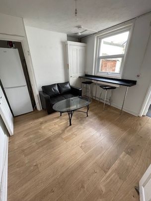 5 Bed Terraced House, Hanover Terrace, BN2 - Photo 1