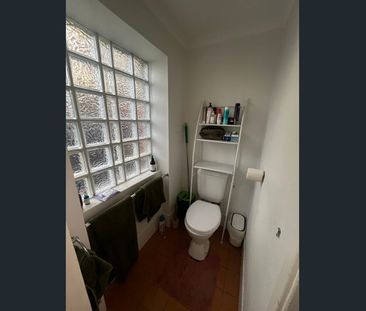 Quiet living studio for lease now! - Photo 4