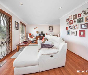 Three Bedroom Family Home in Richardson - Photo 2