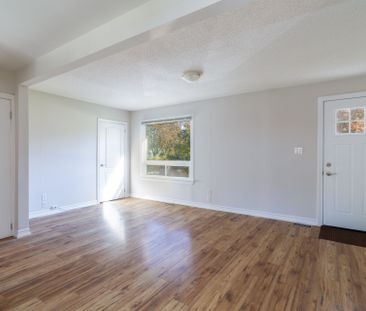 For Lease - 210 Cox Mill Road, Barrie, Ontario - Photo 1