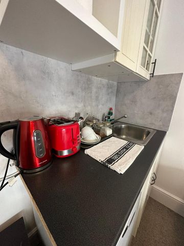 House share to rent - Photo 2