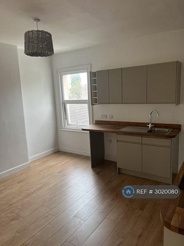 1 bedroom flat to rent - Photo 5