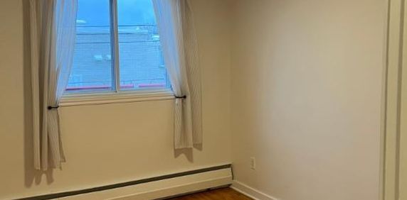 LaSalle 5 1/2 Renové ensoleillée - Photo 2