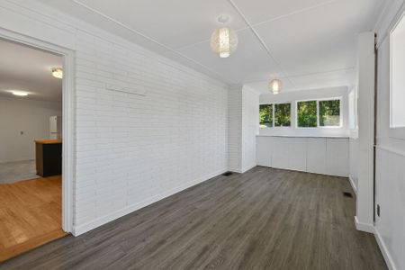 For Lease - 10 Delong Drive, Beacon Hill North - South and Area, Ontario - Photo 5