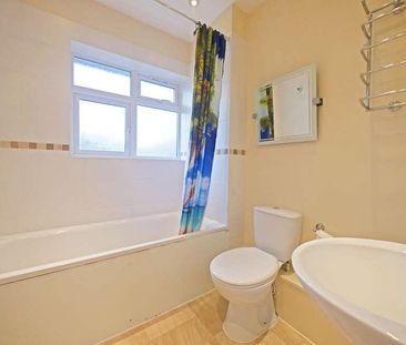 Regents Avenue, Hillingdon, UB10 - Photo 6