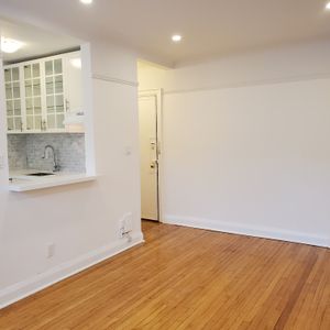 Welcome to luxury boutique living in the most Iconic building in Forest Hill. - Photo 2