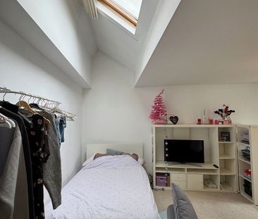 Zeer centraal gelegen ruime studio met mooi terras. - Photo 3