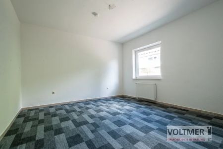 GLÜCKSGRIFF - helle 4-Zimmer-Wohnung mit Terrasse, Gartenanteil und Garage in Saarbrücken! - Photo 2