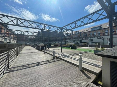 2 bedroom flat to rent - Photo 2