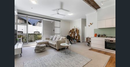 Broadway living with character, charm and convenience - Photo 4