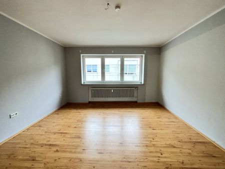 Große 4-Zimmer-Wohnung ca. 130 m² Fußgängerzone Gelsenkirchen Stellplatz vorhanden - Photo 2
