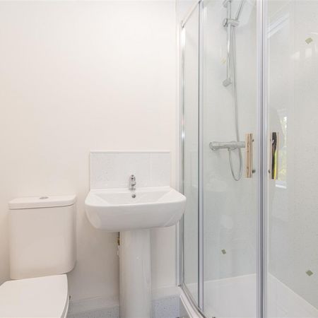 1 bed Room To Let - Photo 3