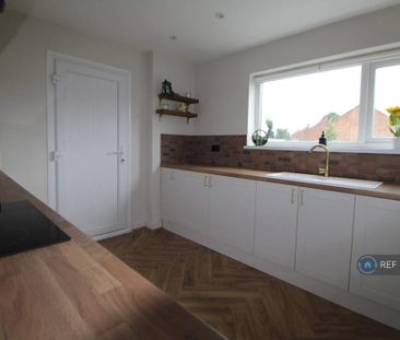 3 bedroom terraced house to rent - Photo 6