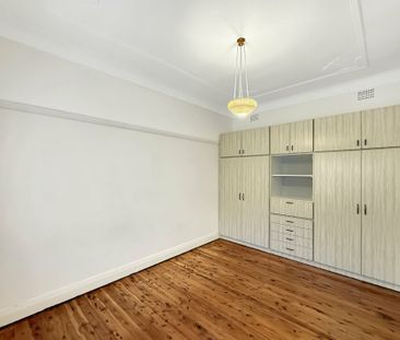 Spacious 2 Bedroom Home In Prime Location ! - Photo 4