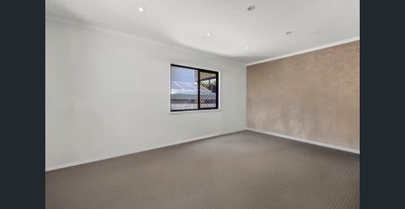 Spacious 3-Bedroom, 2-Bathroom Home in the Heart of Margate - Photo 2