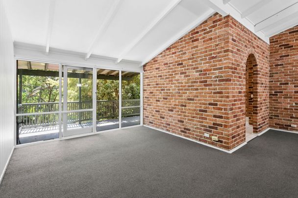 Newport, 35 Grandview Drive - Photo 1