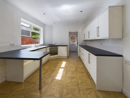 4 bedroom terraced house to rent - Photo 4