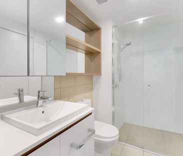 1 Bedroom *** Unfurnished *** - $680/wk with Car Park - Photo 3