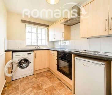 Cherry Tree Close, Farnham, Surrey, GU9 - Photo 5