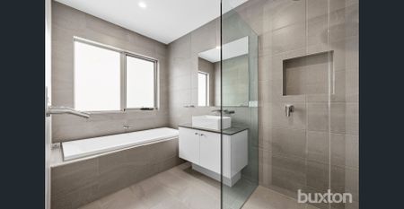 BRAND NEW LUXURIOUSLY APPOINTED 4BEDROOM HOME - Photo 2