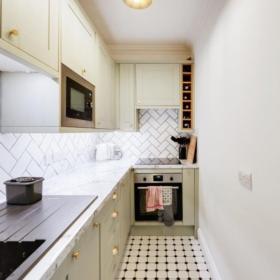 1 Bed Flat - Photo 1
