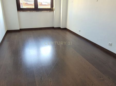 Odivelas, Lisbon - Photo 5