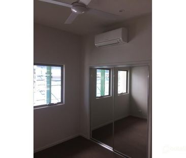 Modern Apartment with Stunning Views – Sky Gardens Building - Photo 5